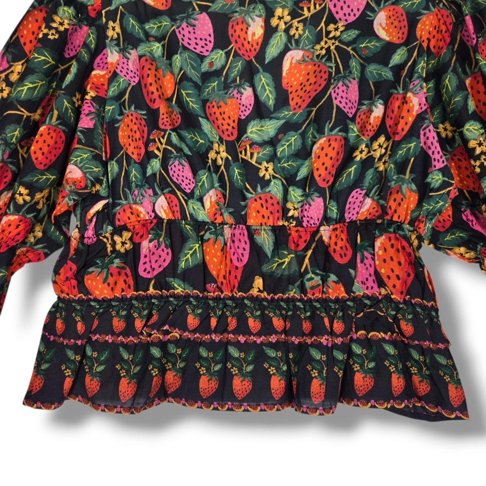 Farm Rio Lady Strawberry Blouse Size Medium - Picture 14 of 16